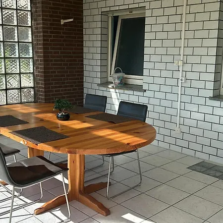 Apartment Schoene Monteur- Teilweise Mit Balkon Oder Terrasse