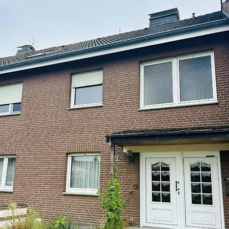 Schöne Monteur- Teilweise Mit Balkon Oder Terrasse Apartment