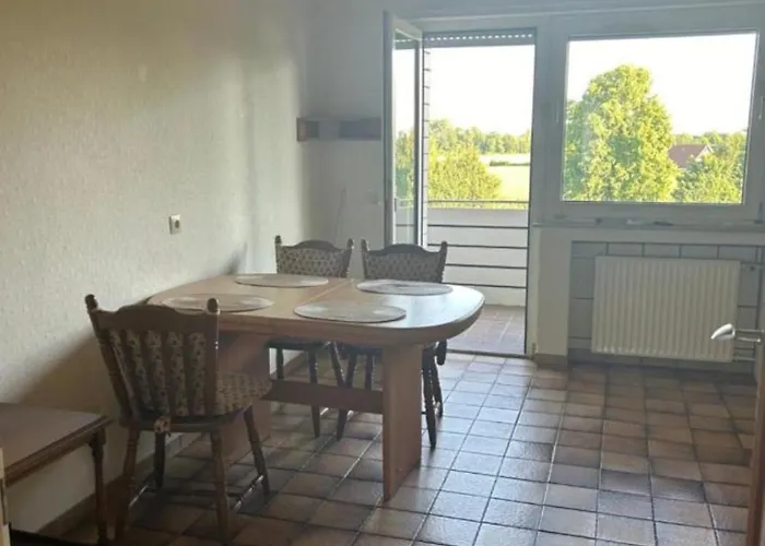 Schöne Monteur- Teilweise Mit Balkon Oder Terrasse Apartment *